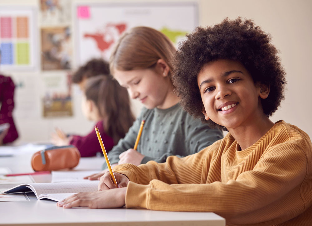 Enfant en classe de CM2